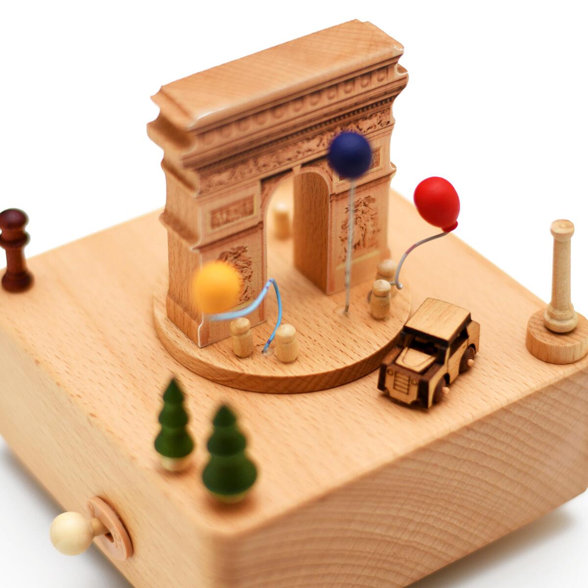 Arc de Triomphe and a car in motion (Melody:Castle in the Sky)